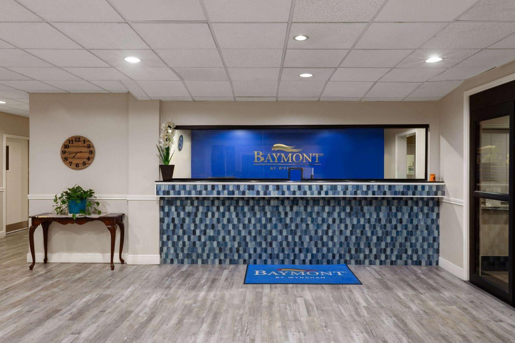 Baymont By Wyndham Houston Brookhollow Exterior foto