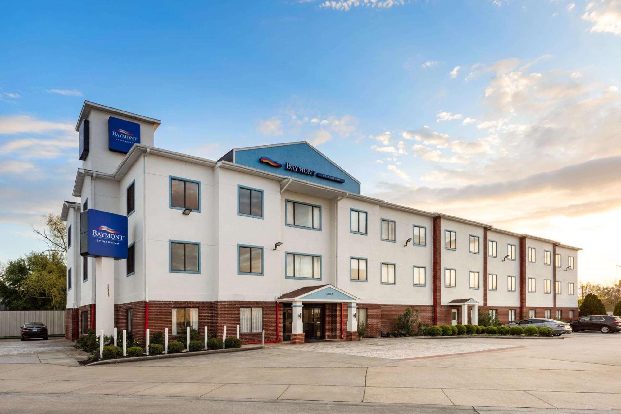 Baymont By Wyndham Houston Brookhollow Exterior foto